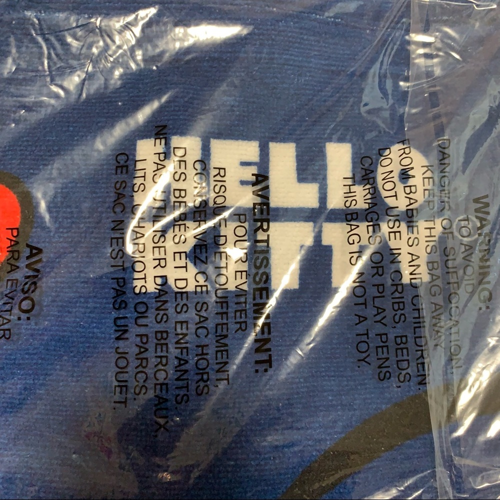 LIMITED EDITION Hello Kitty Dodgers Towel - Picture 5 of 6
